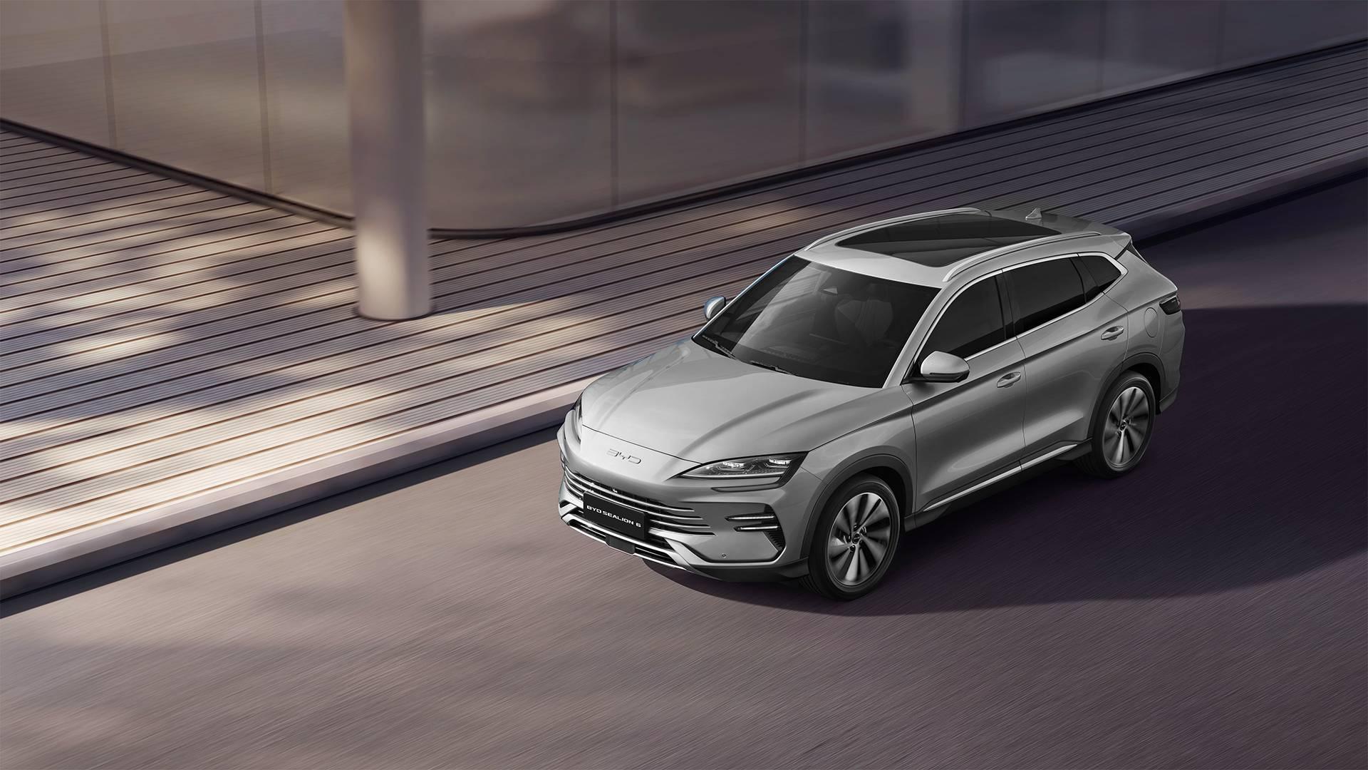 VƯỢT  KỲ VỌNG